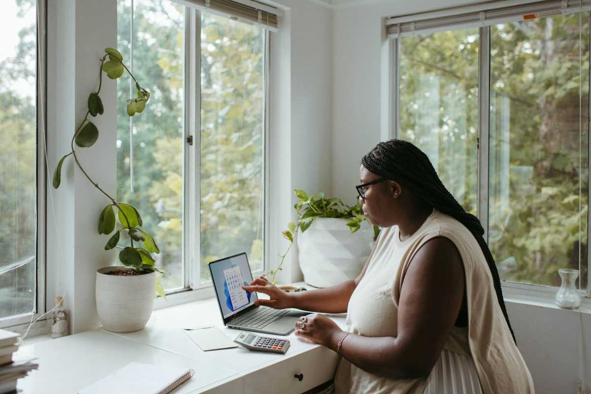 Navigating the Challenges of Starting a Side Hustle